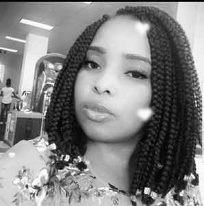 Meet your Posher, Dina